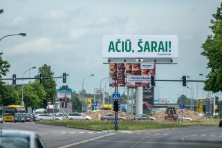 Kaune išdygo didžiulis stendas su padėka Š.Jasikevičiui